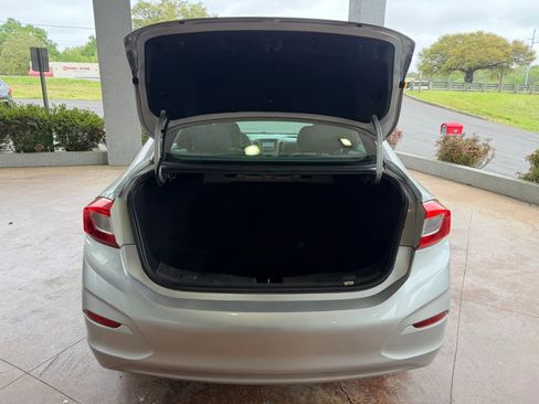 Used 2017 Chevrolet Cruze LS FWD image 20