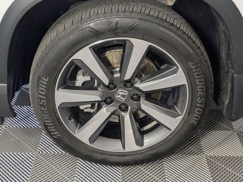 Used 2025 Honda Pilot Elite image 8