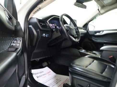 Used 2020 Ford Escape SEL image 9