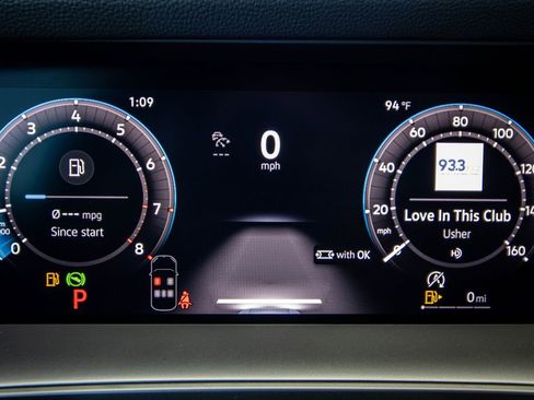 New 2026 Volkswagen Tiguan SE R-Line FWD image 41