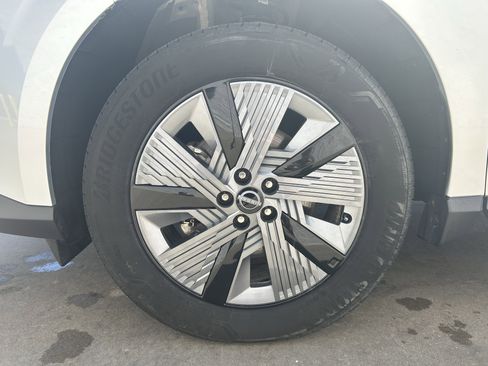 Used 2025 Nissan Murano SL AWD/4WD image 12
