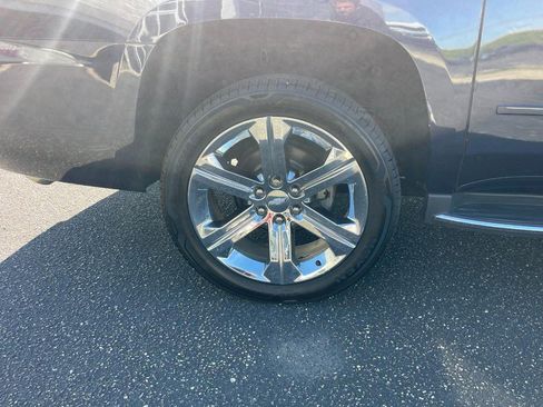 Used 2020 Chevrolet Suburban Premier AWD/4WD image 8