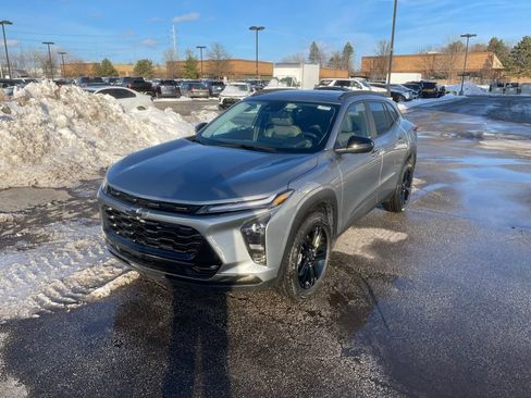 New 2026 Chevrolet Trax ACTIV w/ Sunroof Package image 3