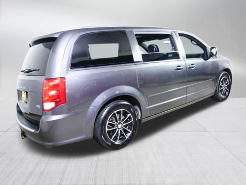 Used 2016 Dodge Grand Caravan R/T w/ Driver Convenience Group FWD image 7
