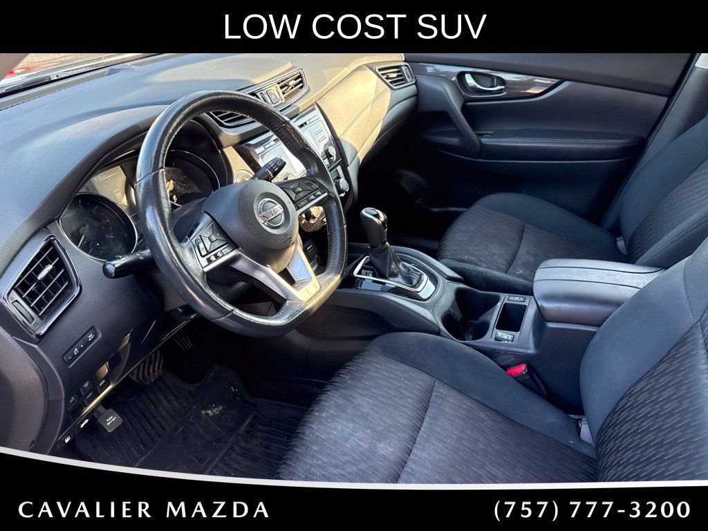 Used 2017 Nissan Rogue SV w/ Midnight Edition Package FWD image 10