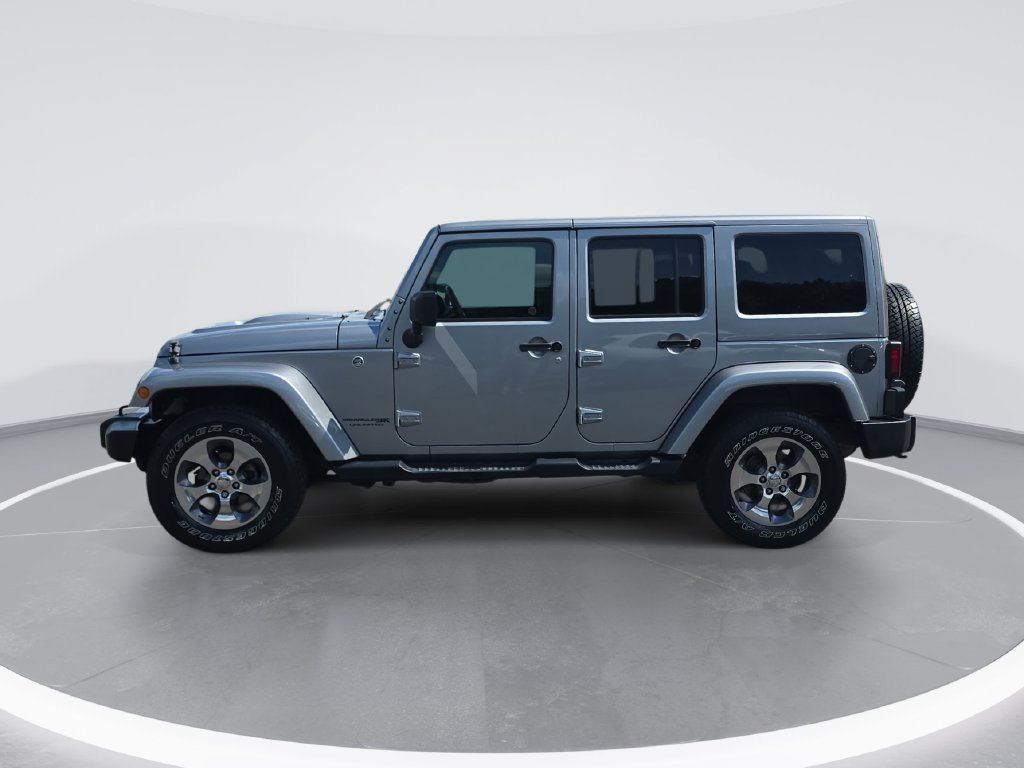 Used 2018 Jeep Wrangler Unlimited Sahara w/ Dual Top Group AWD/4WD image 7