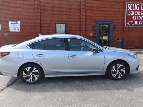 Used 2022 Subaru Legacy image 9