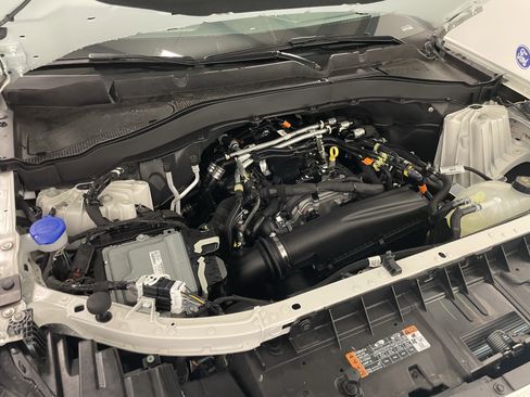 Used 2025 Ford Explorer Active w/ Active Comfort Package image 32