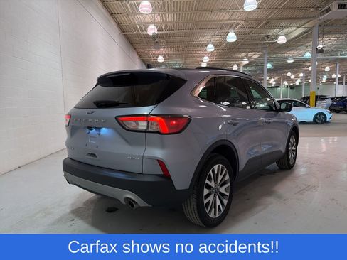 Used 2022 Ford Escape Titanium image 3