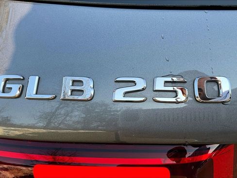 Used 2026 Mercedes-Benz GLB 250 4MATIC image 33