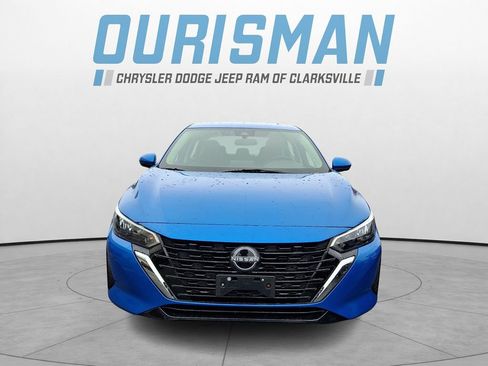 Used 2024 Nissan Sentra SV image 2