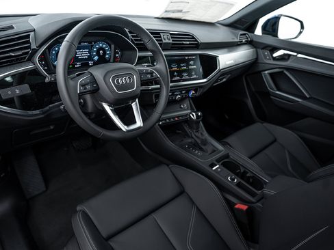 New 2025 Audi Q3 2.0T Premium image 8