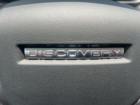 Used 2025 Land Rover Discovery Dynamic SE AWD/4WD image 34
