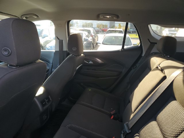 Used 2022 GMC Terrain SLE w/ Driver Convenience Package FWD image 8