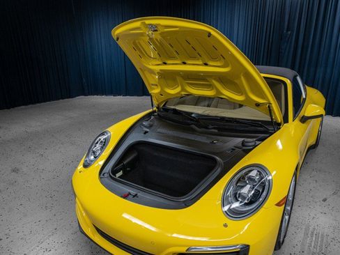 Used 2017 Porsche 911 Targa 4S image 9