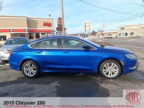 Used 2015 Chrysler 200 Limited w/ Convenience Group image 2