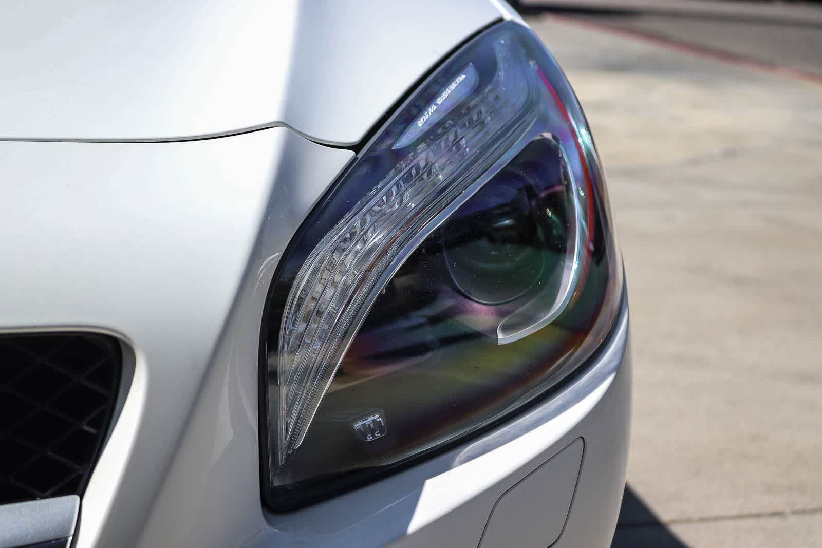 Used 2016 Mercedes-Benz SL 550 w/ Driver Assistance Package image 9