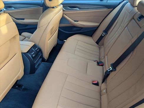 Used 2023 BMW 530e 530e w/ M Sport Package image 19