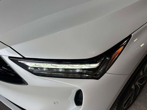 Used 2023 Acura MDX SH-AWD w/ Technology Package image 8