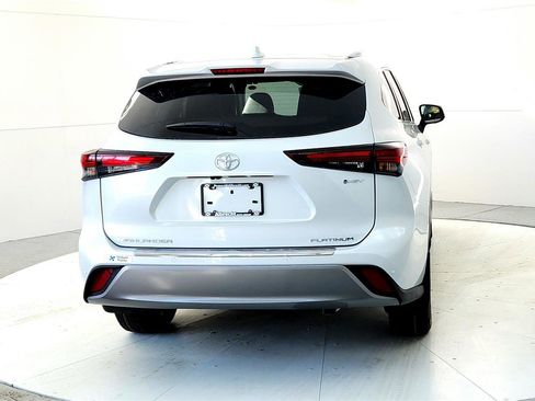 New 2026 Toyota Highlander Platinum image 5