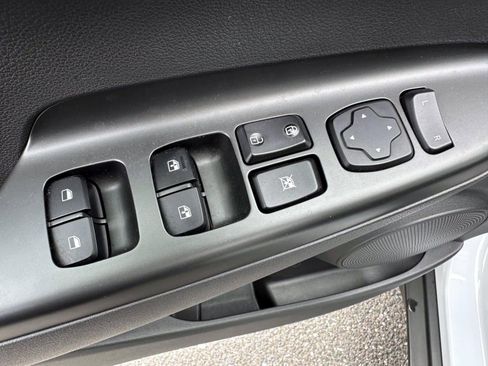 Used 2023 Hyundai Kona SEL w/ Convenience Package AWD/4WD image 9