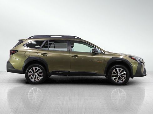 Used 2023 Subaru Outback Premium image 6
