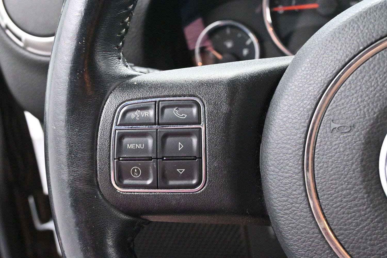 Used 2016 Jeep Wrangler Unlimited Rubicon w/ Dual Top Group AWD/4WD image 15
