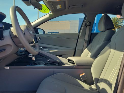 Used 2024 Hyundai Elantra SEL image 18