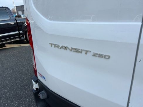 Used 2018 Ford Transit 250 148 Medium Roof image 24