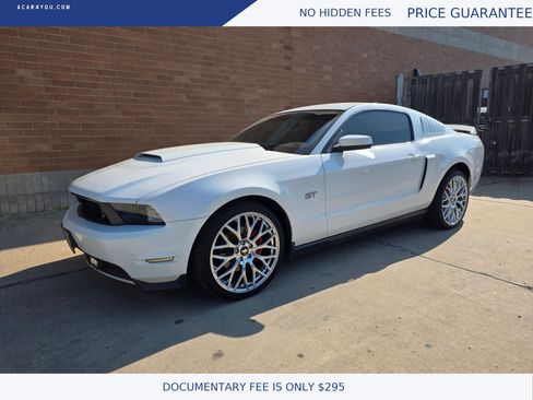 Used 2010 Ford Mustang GT Premium RWD image 3