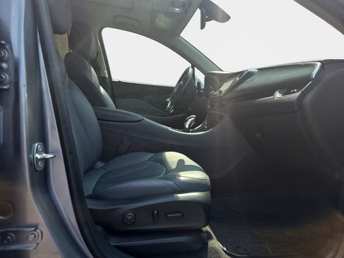 Used 2019 Buick Envision Essence FWD image 19