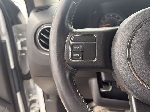 Used 2017 Jeep Patriot High Altitude FWD image 16