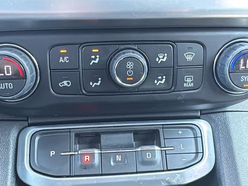Used 2023 GMC Acadia SLE w/ Driver Convenience Package AWD/4WD image 17