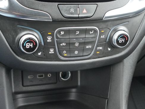 Used 2022 Chevrolet Equinox LT image 20