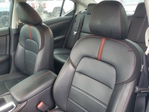 Used 2024 Nissan Sentra SR w/ SR Premium Package image 17