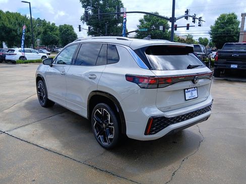 New 2026 Volkswagen Tiguan SEL R-Line AWD/4WD image 7