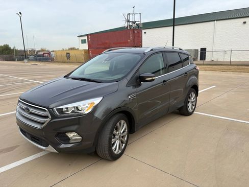 Used 2018 Ford Escape Titanium w/ Ford Safe & Smart Package image 4
