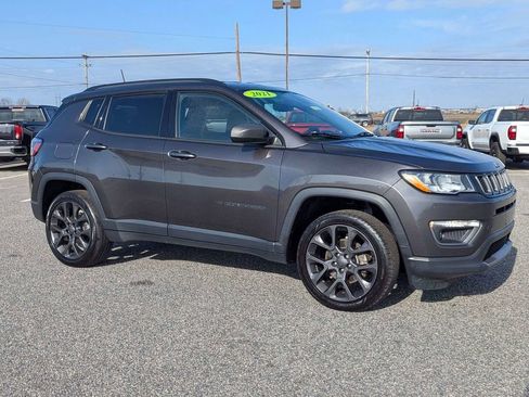 Used 2021 Jeep Compass Latitude image 3