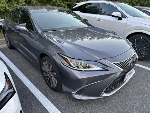 Used 2021 Lexus ES 350 w/ Premium Package FWD image 2