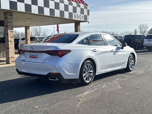 Used 2021 Toyota Avalon XLE image 7