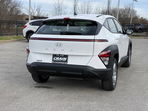 New 2026 Hyundai Kona SE image 8