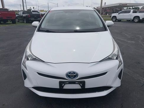Used 2016 Toyota Prius Two FWD image 2