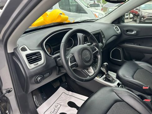 Used 2017 Jeep Compass Latitude w/ Popular Equipment Group image 21