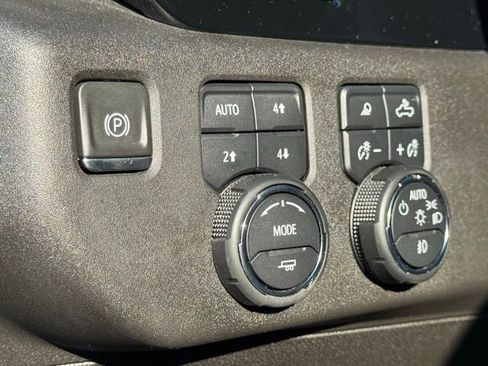 Used 2024 Chevrolet Silverado 2500 High Country w/ Technology Package image 27