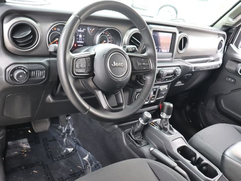 Used 2022 Jeep Wrangler Sport AWD/4WD image 14