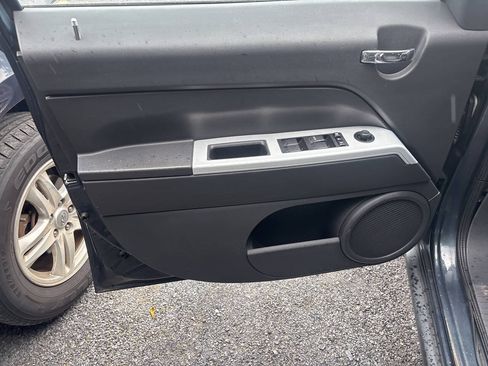 Used 2008 Jeep Patriot Sport FWD image 15
