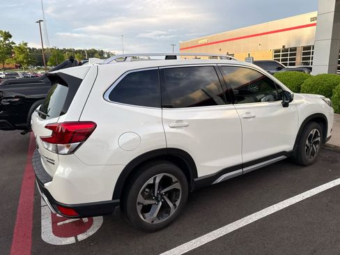 Used 2023 Subaru Forester Touring w/ Popular Package #2 AWD/4WD image 3