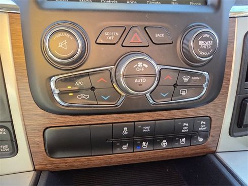 Used 2017 RAM 1500 Laramie image 30