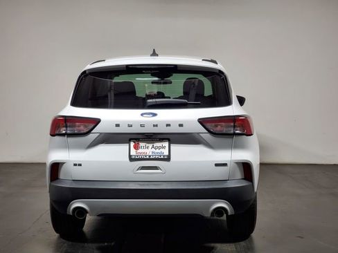 Used 2022 Ford Escape SE image 25