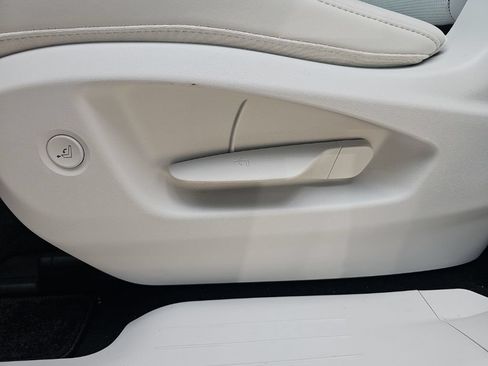 Certified 2026 Hyundai Ioniq 9 SEL AWD/4WD image 32
